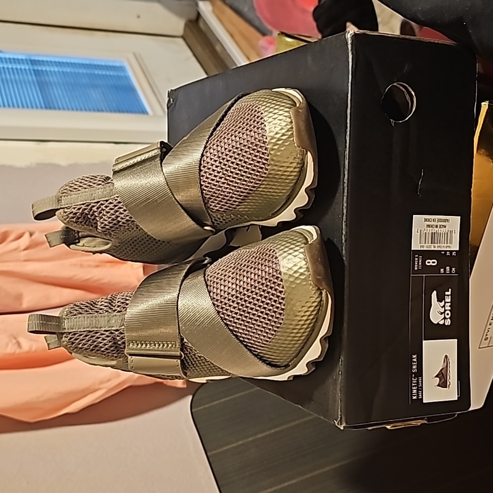 Kinetic sneakers